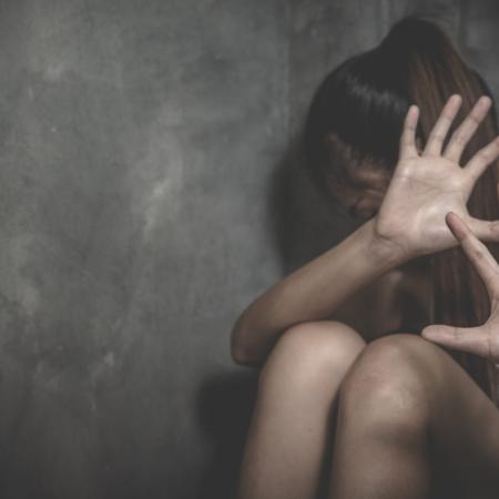 Prisión preventiva para un hombre que golpeó a su expareja en Flores