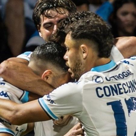 Racing festejó en Córdoba: le ganó 2-1 a Belgrano con Cambeses como figura