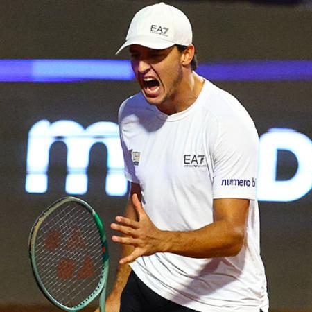 El geselino Luciano Darderi, campeón en el ATP de Santiago