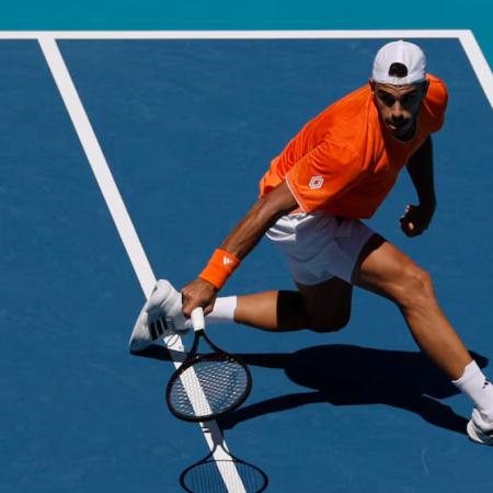 Cerúndolo venció a Humbert y está entre los 8 mejores del Miami Open