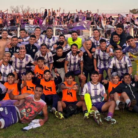 Un medio vinculado a Toviggino se burló del viaje de Manuel Adorni con su esposa