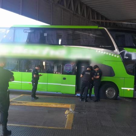 Terminal de Posadas: encuentran a una mujer muerta en un micro desde CABA