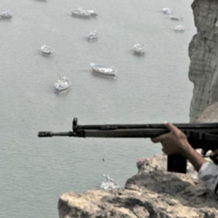 Los estrechos que pueden paralizar al mundo: rutas frágiles y poder global