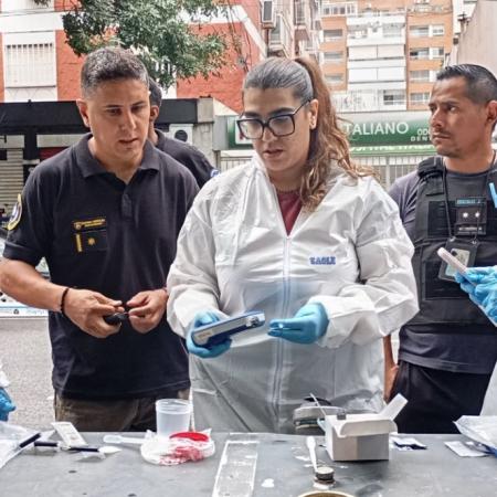 Un camión en doble fila y un hallazgo millonario en Caballito: 400 litros de ketamina