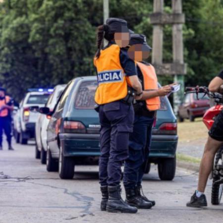Una denuncia inesperada y dos policías detenidos: qué pasó en un control vehicular en Pilar