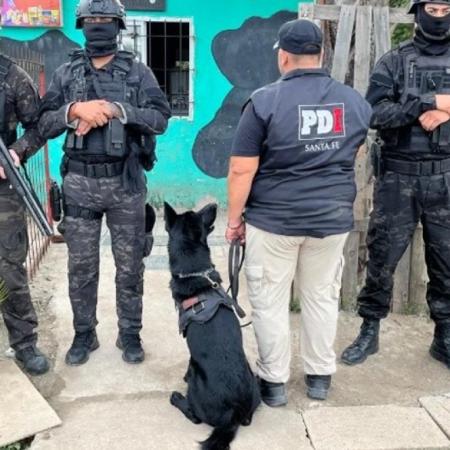 El perro que encontró lo que buscaba la policía: 400 dosis de cocaína y cuatro detenidos en Rosario