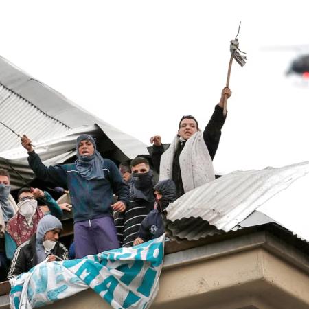 Cárceles de PBA: los 5 proyectos para prohibir celulares y cuál es el más duro