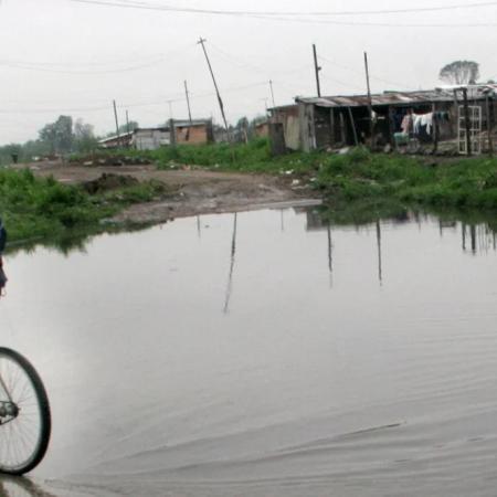 107 escuelas de Tucumán suspenden clases por inundaciones y daños graves