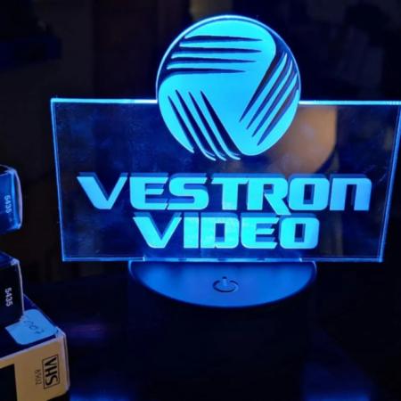La historia de Vestron Video, la empresa que caminó para que Netflix pueda correr