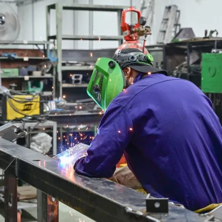 La industria no arranca: la UIA advierte caída y alerta por sectores en crisis