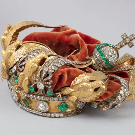 Francia: así quedó la corona de Eugenia de Montijo tras el robo en el Museo del Louvre