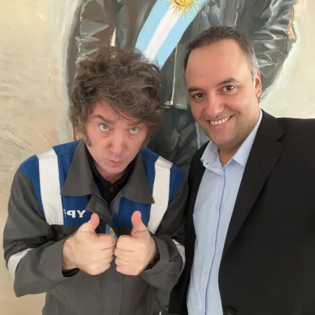 ¿Cuáles son las razones de Milei para sostener a Adorni?