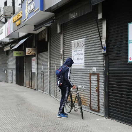 Flores: la calle Avellaneda ya no compite con shoppings, pierde contra Shein