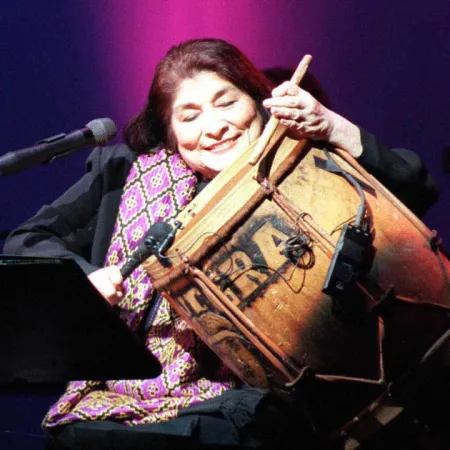 Tucumán repudió dichos contra Mercedes Sosa y el caso complicó a un funcionario