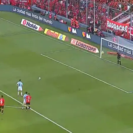 Se picó: Maravilla erró un penal y hubo incidentes en el primer tiempo del clásico