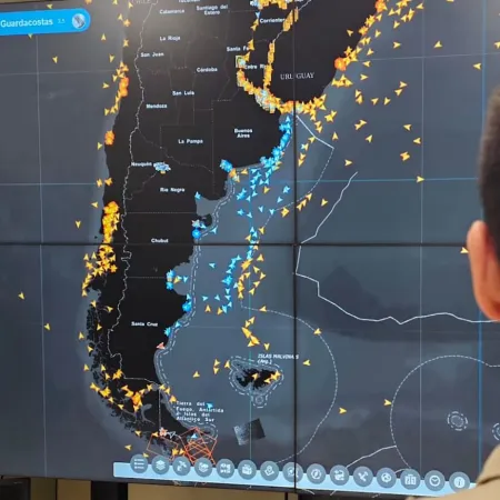 Fotos de Artemis exponen la pesca masiva frente al mar argentino