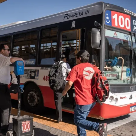 Desde hoy hay hasta 30% menos colectivos en el AMBA: cuáles son las líneas afectadas