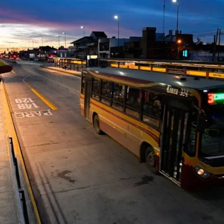 Transporte, obras o cultura: Kicillof les dio tres opciones a los intendentes