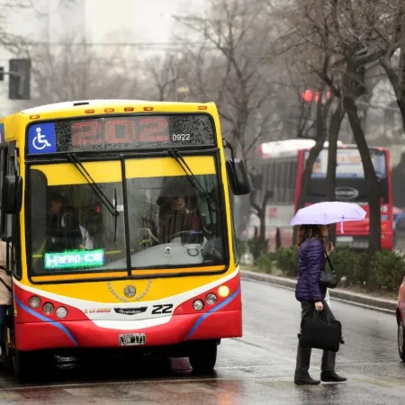 Boleto más caro y menos frecuencias: el contragolpe de Kicillof para amortiguar en PBA
