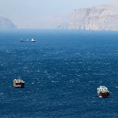 Irán rechaza alto el fuego y crece la tensión por el estrecho