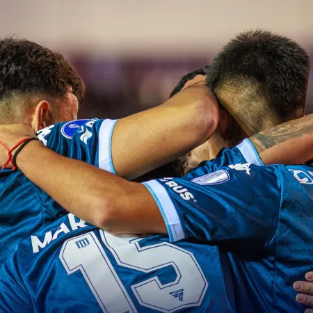 Racing ganó en Bolivia y arrancó firme en la Copa Sudamericana