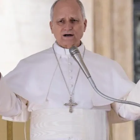 León XIV celebra tregua en Irán y cuestiona amenaza de Trump