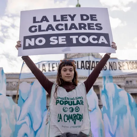 Milei sumó dos votos de Unión por la Patria en la Ley de Glaciares: quiénes fueron
