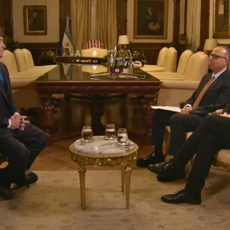 Milei respaldó créditos del Banco Nación a funcionarios y crece la controversia