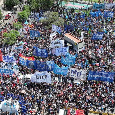 La CGT convoca a Plaza de Mayo y desafía al Gobierno por salarios y ajuste