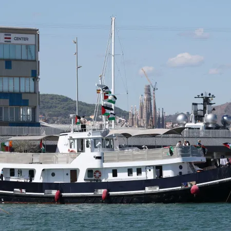 Nueva flotilla parte desde Barcelona para desafiar bloqueo a Gaza