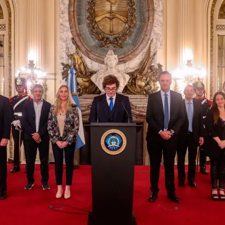 Salariazo: ministros y secretarios se aumentaron hasta un 123%