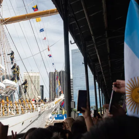 Fragata Libertad: el mensaje que el Gobierno llevó al mar en su viaje 54°