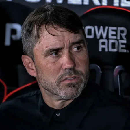 Chacho Coudet rozó un registro histórico en River y prepara cambios ante Carabobo