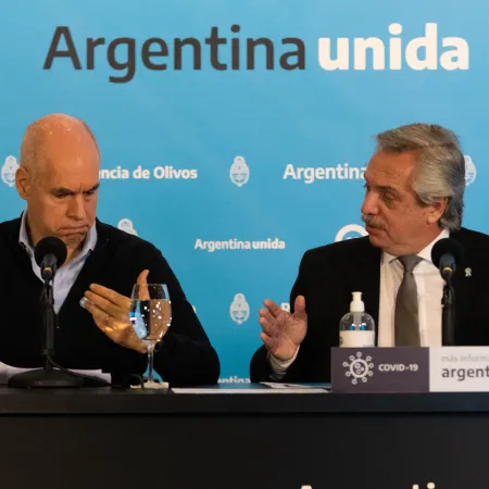 Covid, clases y "tsunami": a 5 años de Alberto y Kicillof contra Larreta