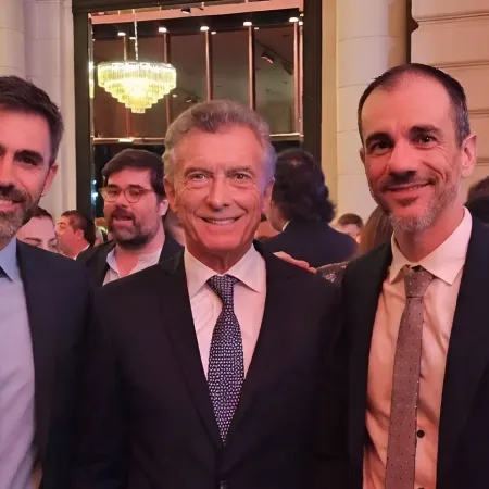 Ni violetas ni obsecuentes: el plan del PRO bonaerense para despegarse de Milei