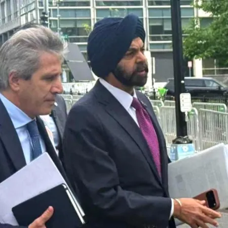 USD 2.000 millones y respaldo del Banco Mundial: la jugada de Caputo en Washington