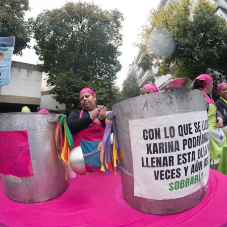 La casa de Adorni en Caballito, en el foco de una protesta con reclamo social