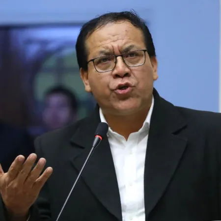 Perú: el avance de Roberto Sánchez enciende alertas en mercados y minería