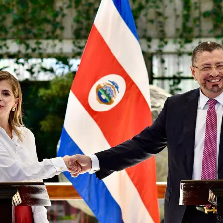 Costa Rica rompe su neutralidad y mueve una ficha que mira a la Argentina