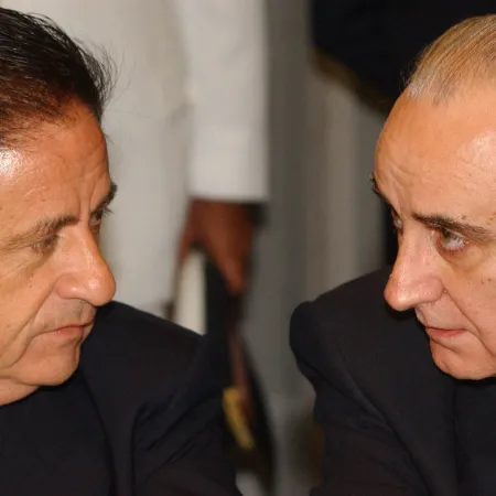 Dólar, pánico y Duhalde acorralado: a 24 años del feriado bancario indefinido