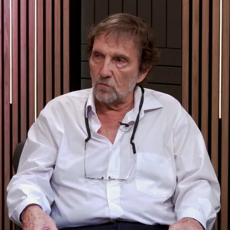 Juano Villafañe: “La poesía se parece al mundo transformado”