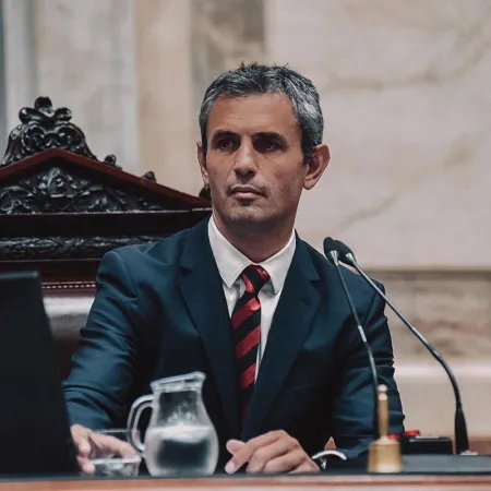 Los 51 de Martín Menem: un cumpleaños atravesado por la grieta y por el peso del apellido