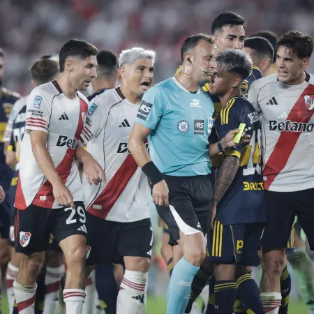 La polémica de River-Boca: ¿fue penal de Blanco a Martínez Quarta?