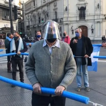 Luis Brandoni y el banderazo 2020 del "flota-flota": cómo lo recordó el PRO