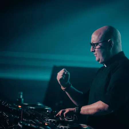 Cura DJ en Plaza de Mayo: por qué miles fueron a verlo en Buenos Aires