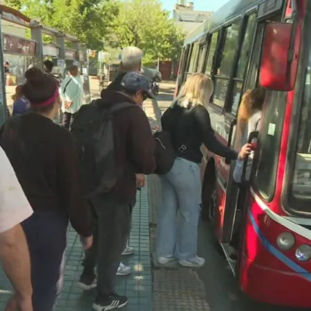 21% menos pasajeros en colectivos: el dato que enciende alertas en el AMBA