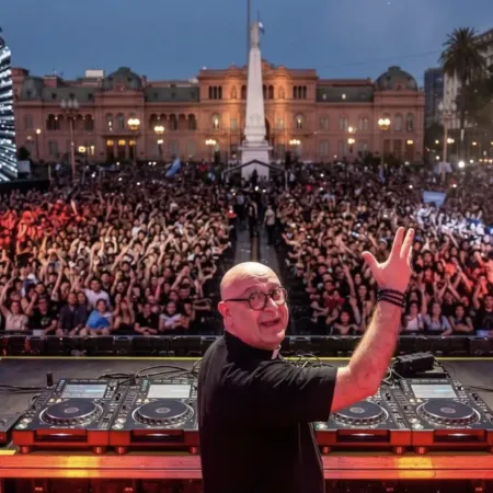 El “cura DJ”, Francisco y la señal del Vaticano a Milei desde Plaza de Mayo