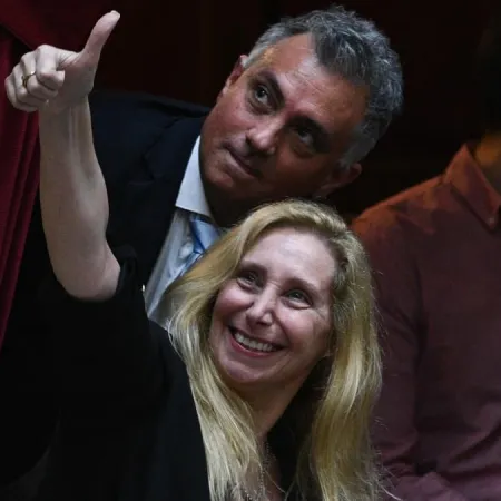 De Kicillof-Macri y Massa-Romo a otro saludo que levantó la temperatura en LLA