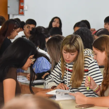 Becas Progresar 2026: los 7 pedidos urgentes que el peronismo llevó a Diputados