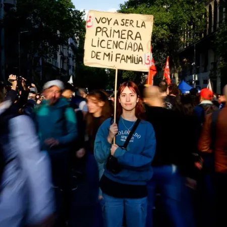 Becas Progresar en crisis: qué le exigieron a Milei en Diputados